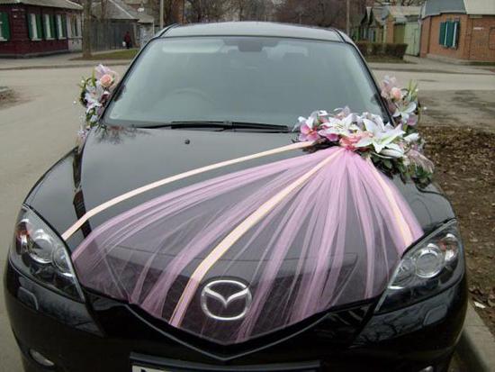 Autodekoration für Hochzeitsblumen
